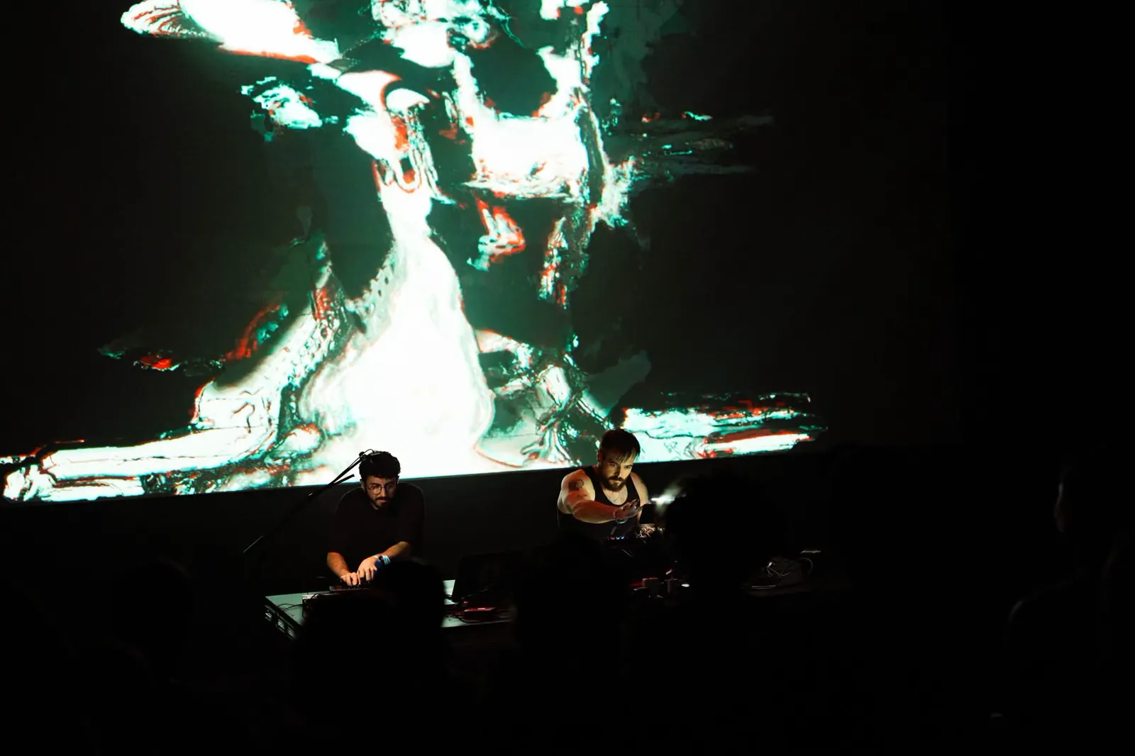 Jean-Philippe Jullin and Alexandre Sasset-Blouin performing Fixate as pliq